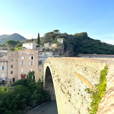 Tatil Evi Barri, Maison Etoilee En Drome Provencale *